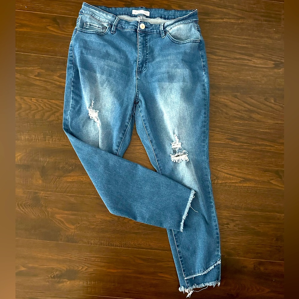 High Rise Distressed Ankle Jeans